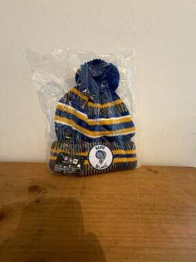 New Era Los Angeles Rams NFL 2019 Sideline Historic Skull Logo Sport Knit Beanie